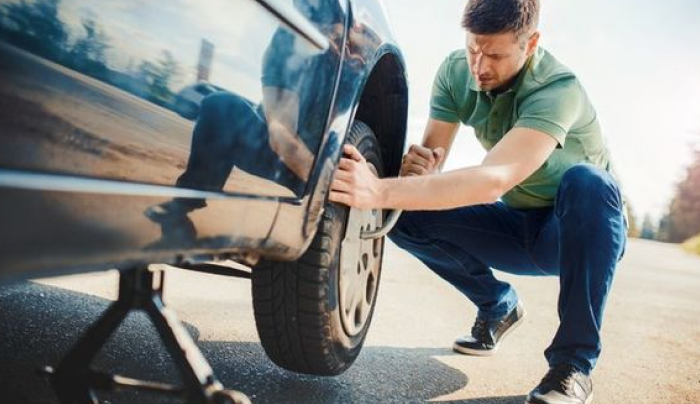 causes of flat tyres