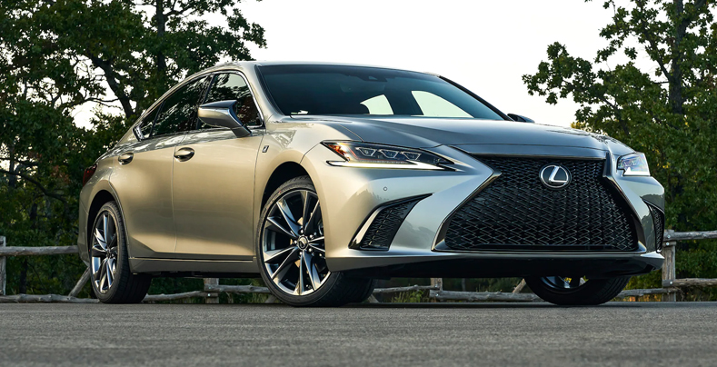 Lexus ES in Saudi Arabia